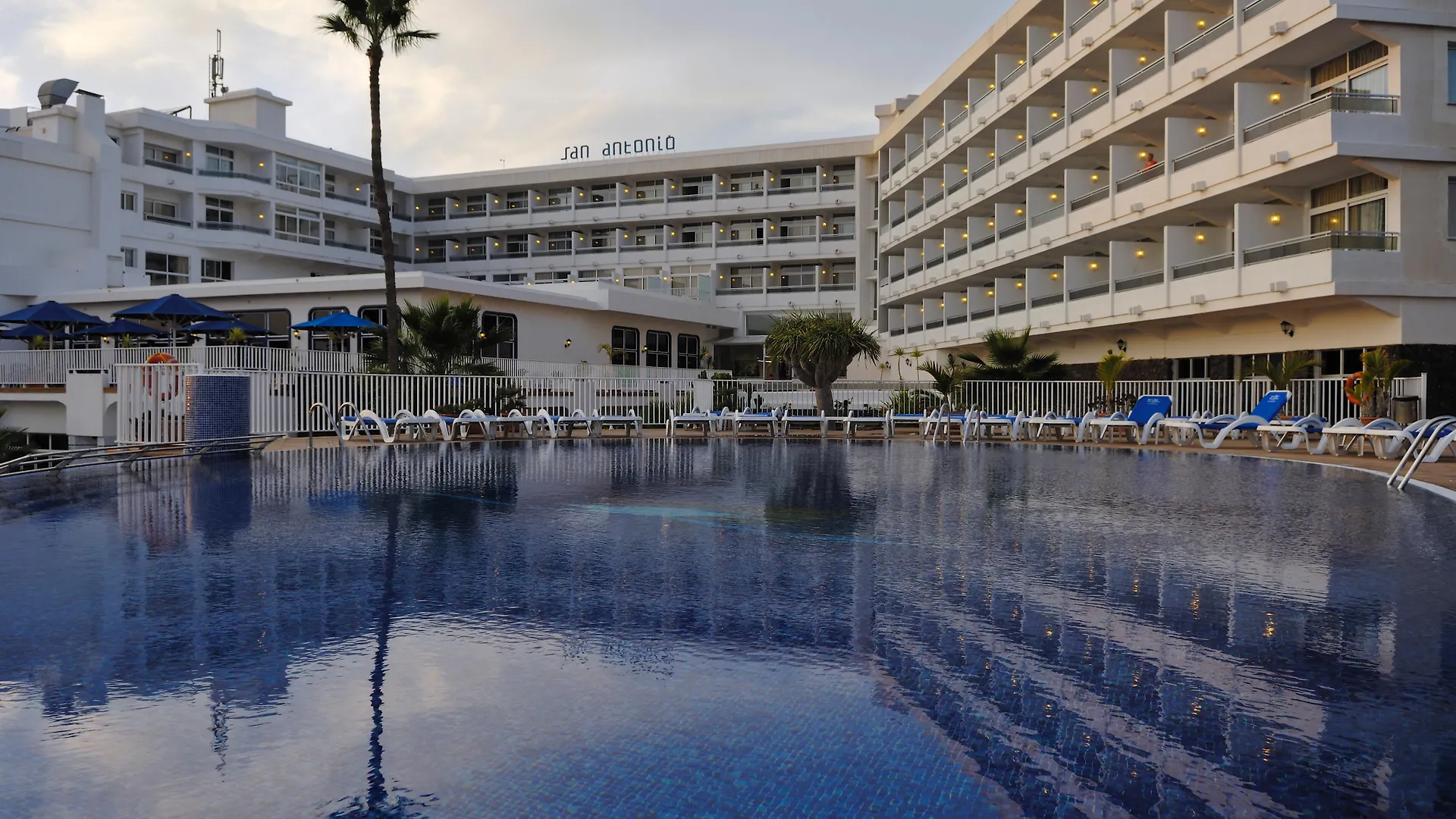 Vik Hotel San Antonio Puerto del Carmen  4*, Puerto del Carmen (Lanzarote)