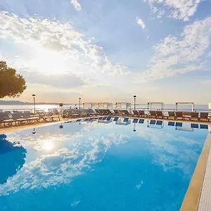 https://barcelo-illetas-albatros.allmallorcahotels.com